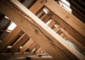 Rénover Charpente Bois Prix 2024 Lyon: Évitez les Surprises